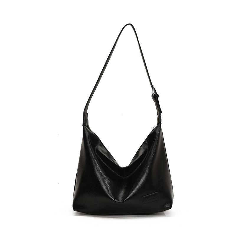 Large Capacity Bag Women's Fashion Versatile New Retro Simple Shoulder Messenger Bag Commuter Dumpling Bag