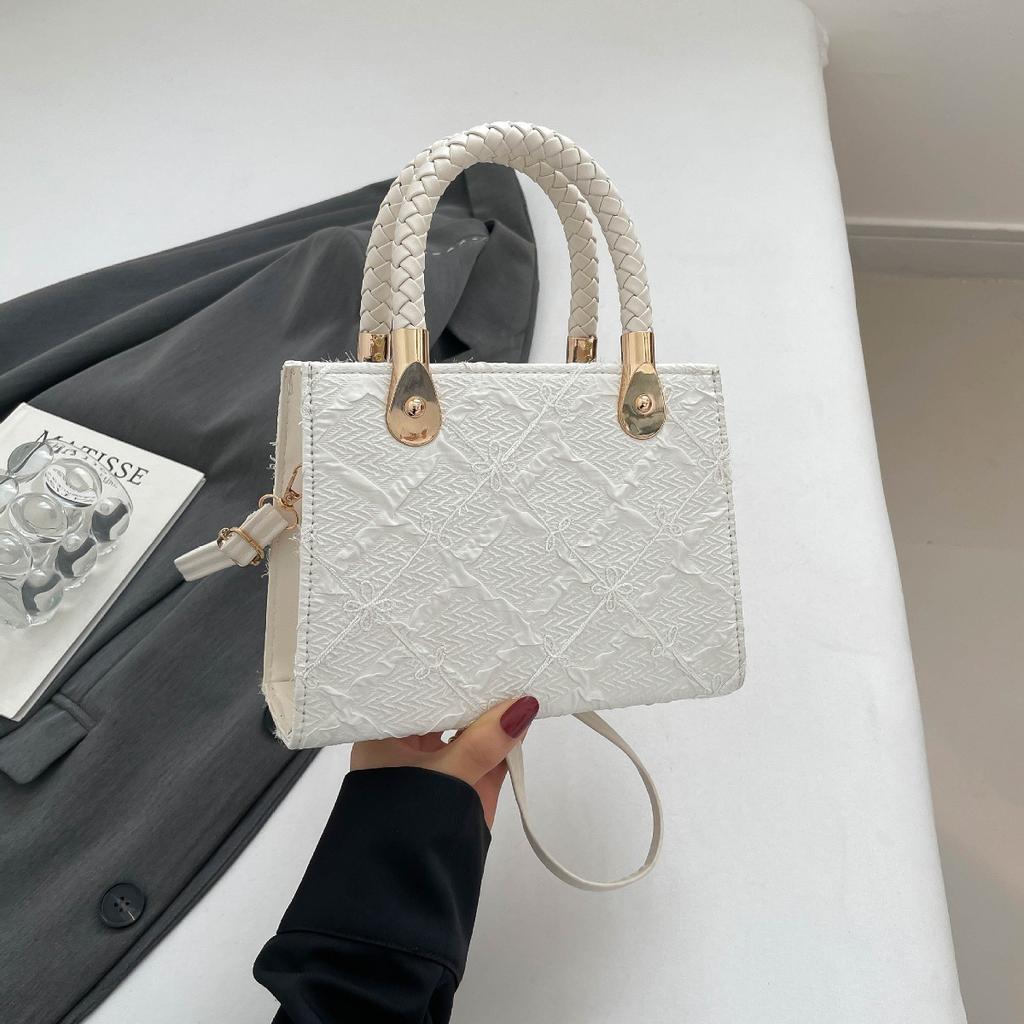 Handheld Small Bag Women 2025 Popular New Fashion Ins Trendy Fashion Shoulder Bag Commuter Messenger Small Square Bag