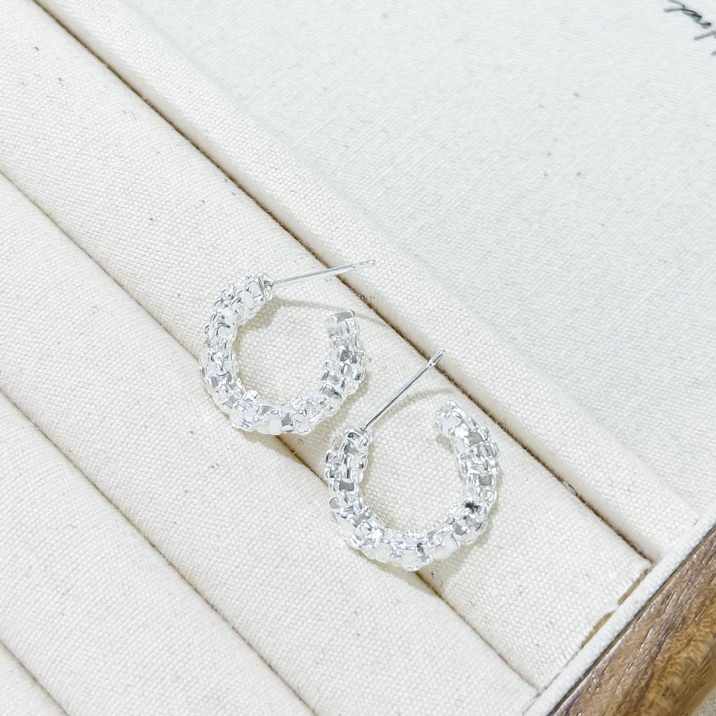 Light Luxury Niche Pearl Flower Earrings Fringed High-End Fashion Atmospheric Stud Earrings