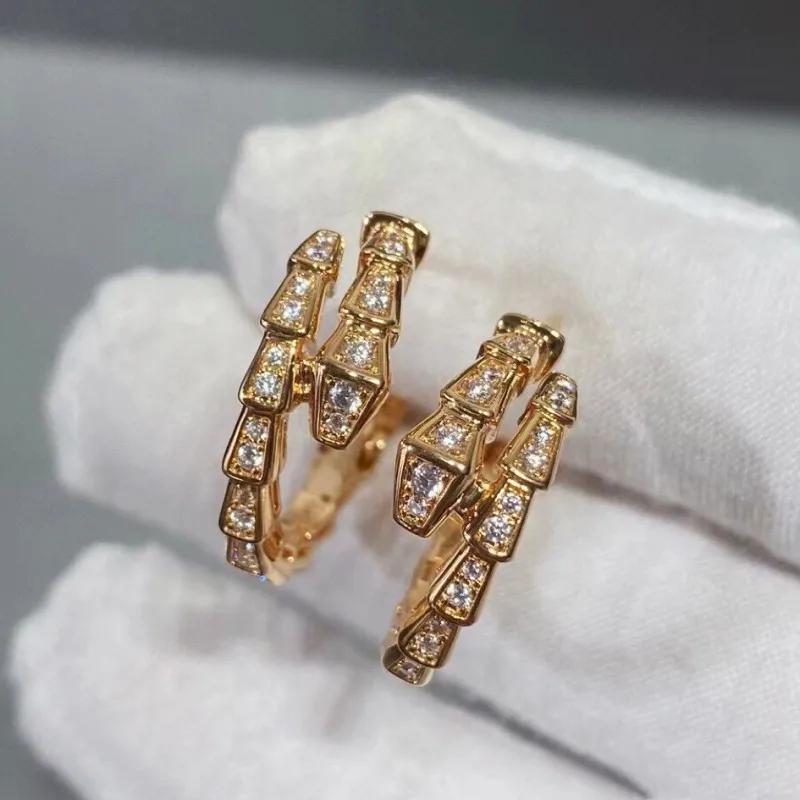 Luxurious Fashionable Super Sparkling Snake Form Hoop Earrings For Women High End Design Sensibility Niche Trendy Web Earrings