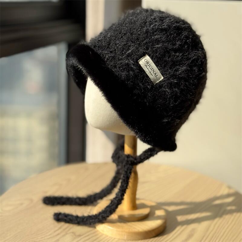 

Korean-style plush strap hat for women, thickened for warmth in autumn and winter, ear-protecting woolen cold weather cap, head wrap for cycling, Adult54-60Average Size чорний