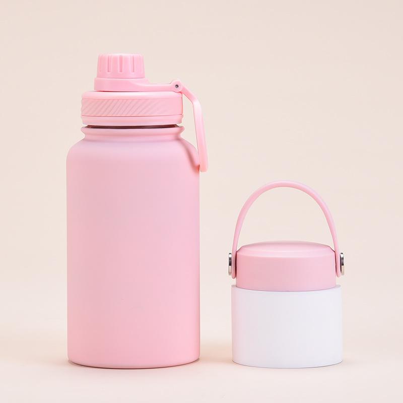 Ein Becher mit Doppelwand 650 ml Edelstahl Thermosbecher Große Kapazität Wasserbecher Tragbar Outdoor Doppelwandig Trinkflasche Sportkessel