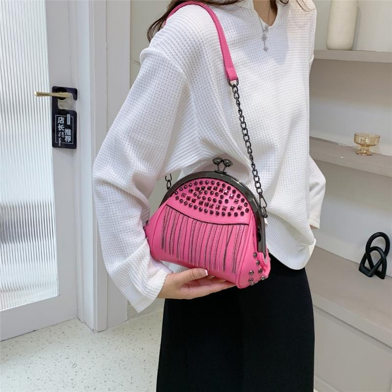 Womens Chain Shoulder Bag PU Leather Handbags Tassels Rivets Crossbody Bag Fashion Messenger Bag Seashells Bag for Daily