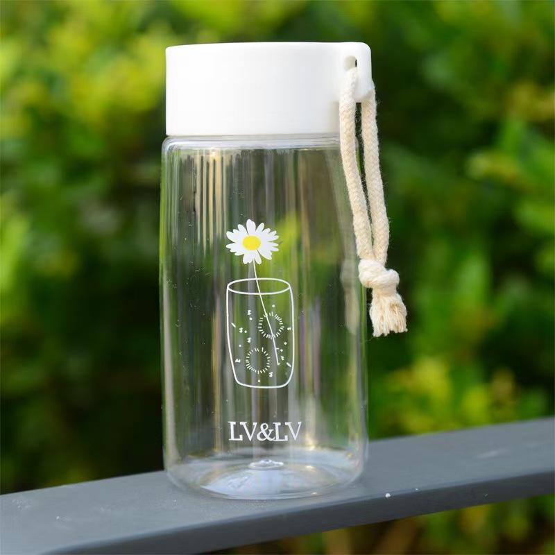 Plastic cup 480ml, cup of water, creative, outdoor, transparent ,cup tea travel cute chrysanthemum pattern,Easy to carry