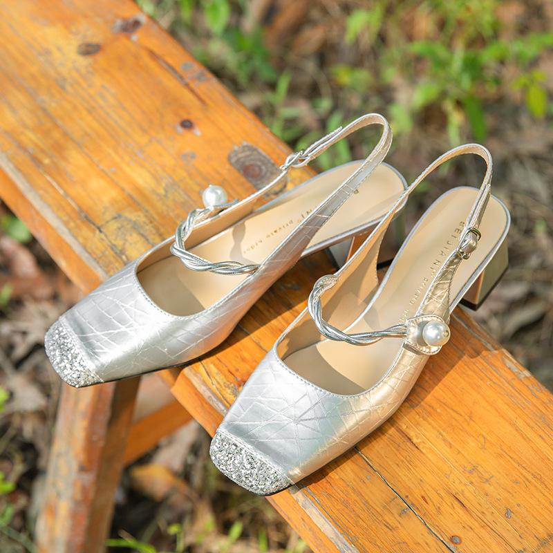 

Splicing thick heel square head single shoes women s high heel sandals women s outer wear one word with sheepskin Mary Jane shoes summer 39 серебряный