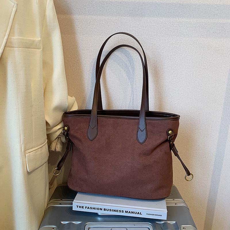 Bag women's large capacity 2025 new trendy high-end portable shoulder big bag, college students commuting tote bag in class