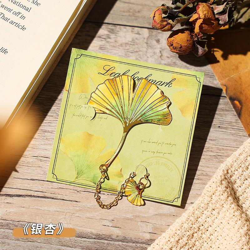 

Metal Bookmarks - Vintage Leaf Shape Bookmarks Set, Enamel Gold Edge Book Page Clips, Elegant Chinese Style Reading Accessories (8cm x 8cm)