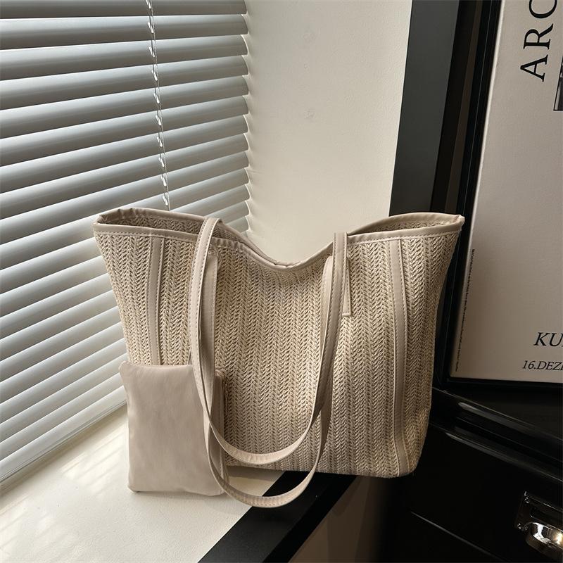 Fashionable Casual Single-shoulder Niche Design with High-quality and Trendy Minimalist Tote Bag