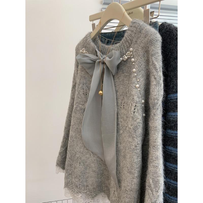 

Свитер пуловер свободного кроя с бусинами-бантами женский утолщенный средней длины, прикрывающий ягодицы, топ в ленивом стиле, с высоким чувством one size fits all серый