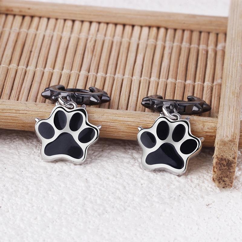 Hip Hop Punk Cat Paw Pendant Earrings Suitable For Men And Women Cool And Personalized Black Rivet Jewelry Gifts