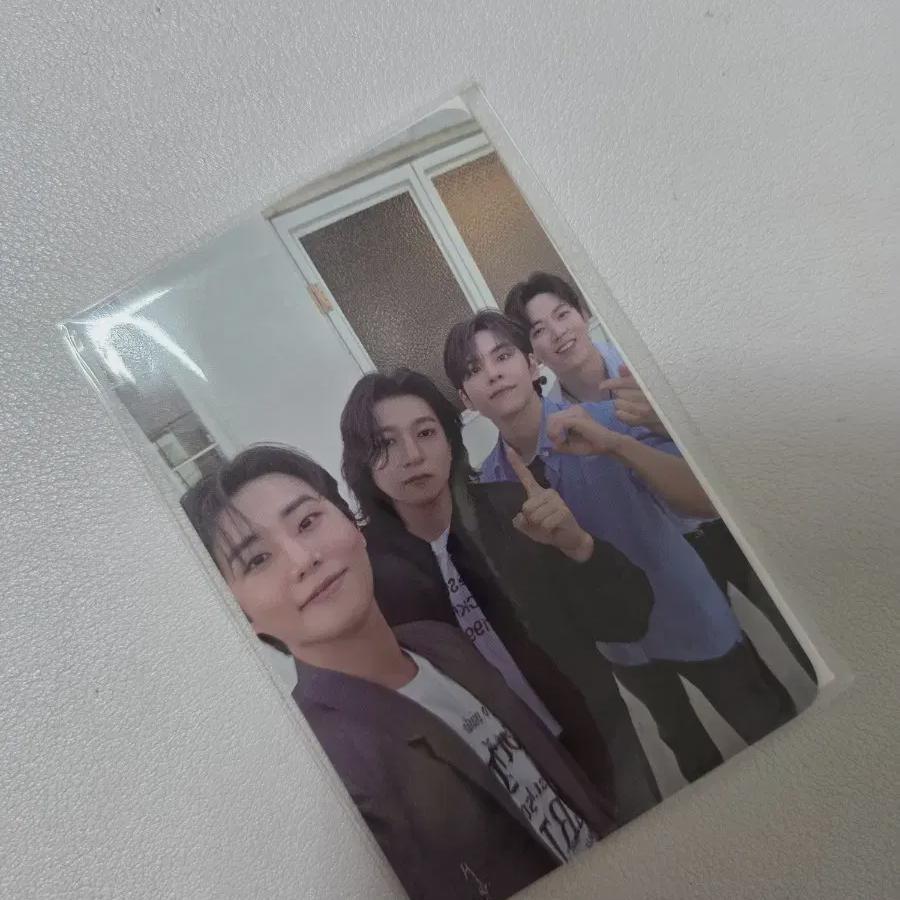 

DAY6 Ветровка Групповой фокус