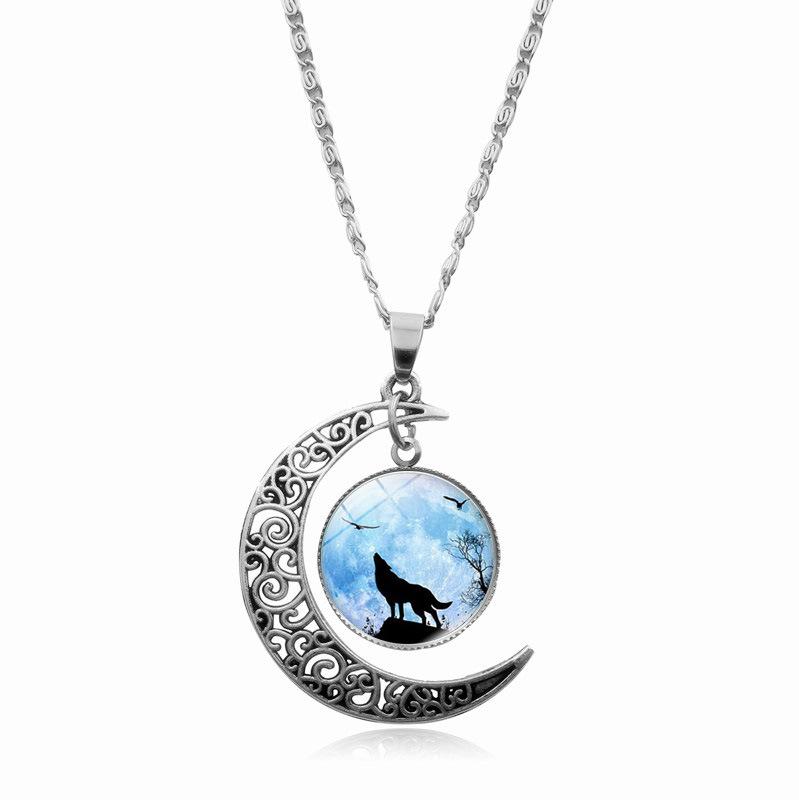 Howling Wolf Moon Time Gemstone Pendant Necklace Women's Versatile Collarbone Chain Accessory