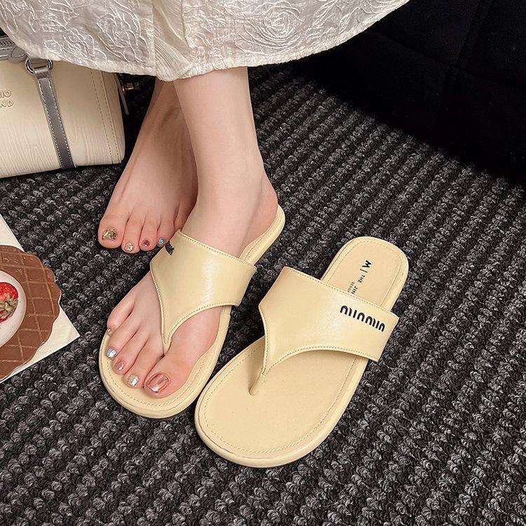 2025 Spring and Summer New Fashion Outer Wear Flat Flip-flops Women's Versatile Toe Slippers Small Fragrant Sexy