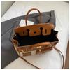 Fashion contrasting color large-capacity bag New commuter versatile messenger bag High-end women's portable platinum bag