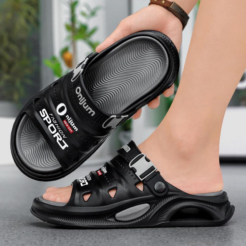 Sandals 2025 summer new fashion trend stepping on shit feeling two wear one-word drag couple travel wading beach shoes
