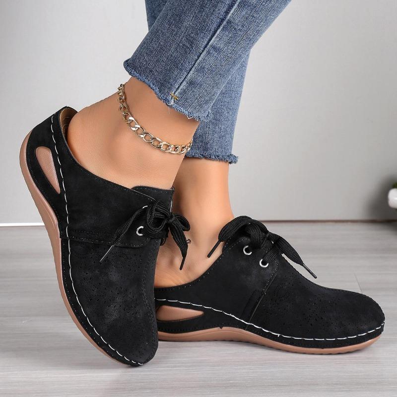 Pantofole con zeppa con tacco a zeppa delle nuove donne Modello con lacci Pantofole da donna con testa cava 43 Scarpe da donna di formato 2024 Nuovi sandali estivi