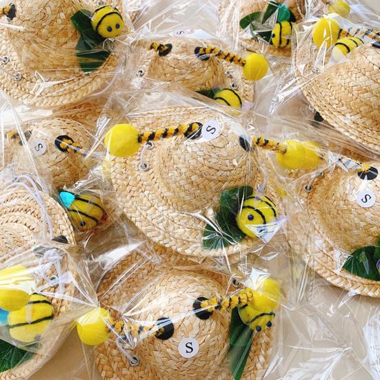 Hundestrohhut Dekoration Gestrickte Accessoires Entzückender Hut mit breiter Krempe für die Fotografie