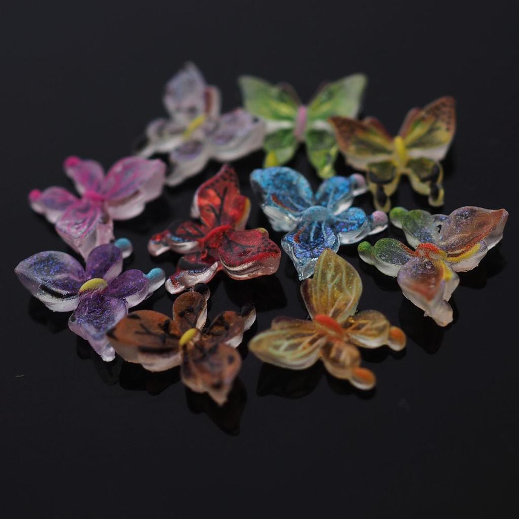 Sempiterno 100 Stück Kleine, Realistische Harzschmetterlinge zur Dekoration, Miniatur-Tiertiere - Aufbewahrung in einer Kunststoff-Aufbewahrungsbox. Perfekt für Heimwerker