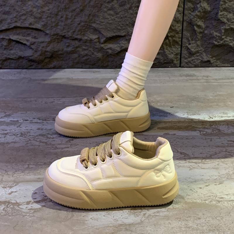 Women Sneakers Soft Non-slip Breathable Skateboarding Shoes Hot Selling Woman Campus Student Fashion Lace-Up Sports Flats