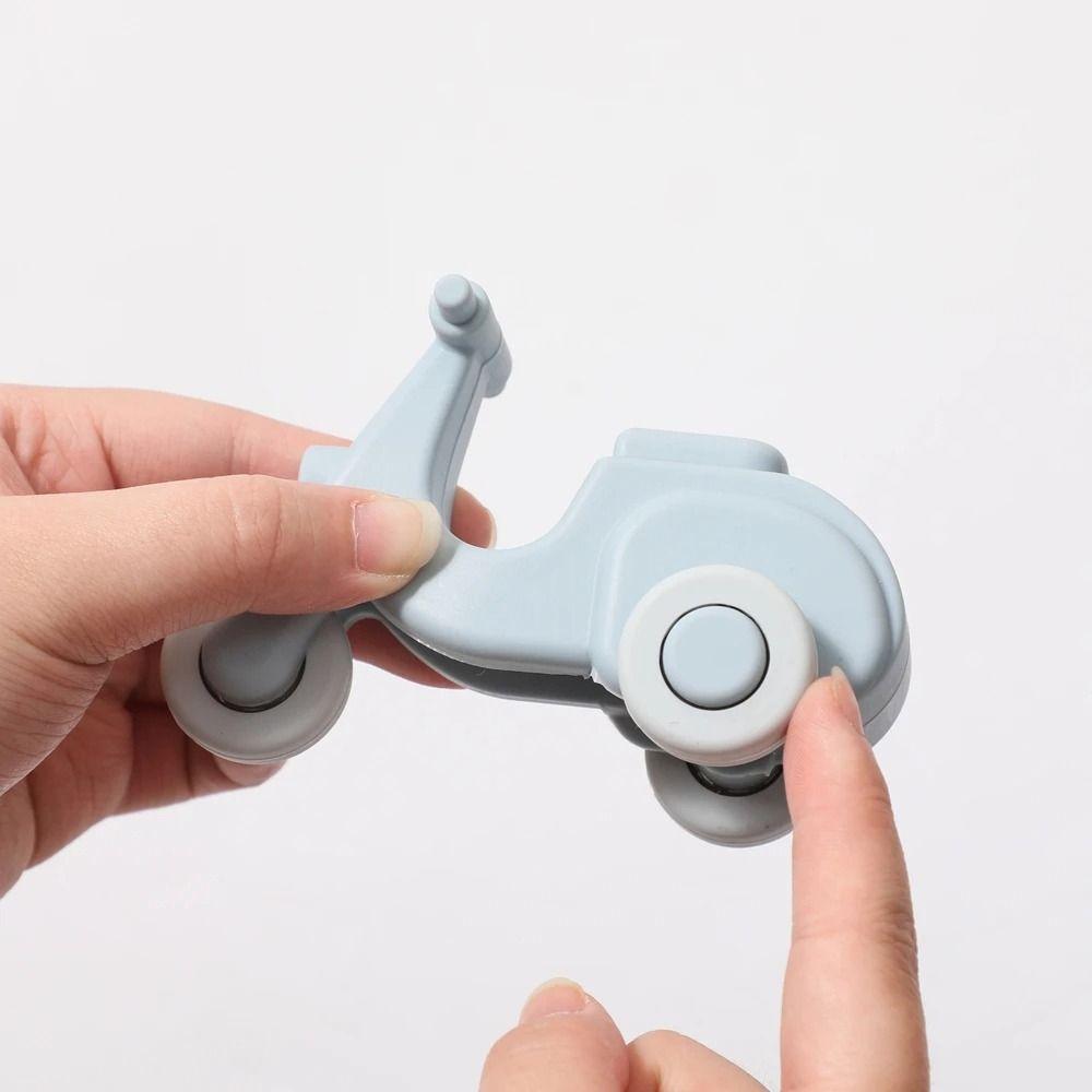 BPA Free Children's Car Model Toys Educational Baby Teething Toys New Baby Silicone Car Toys