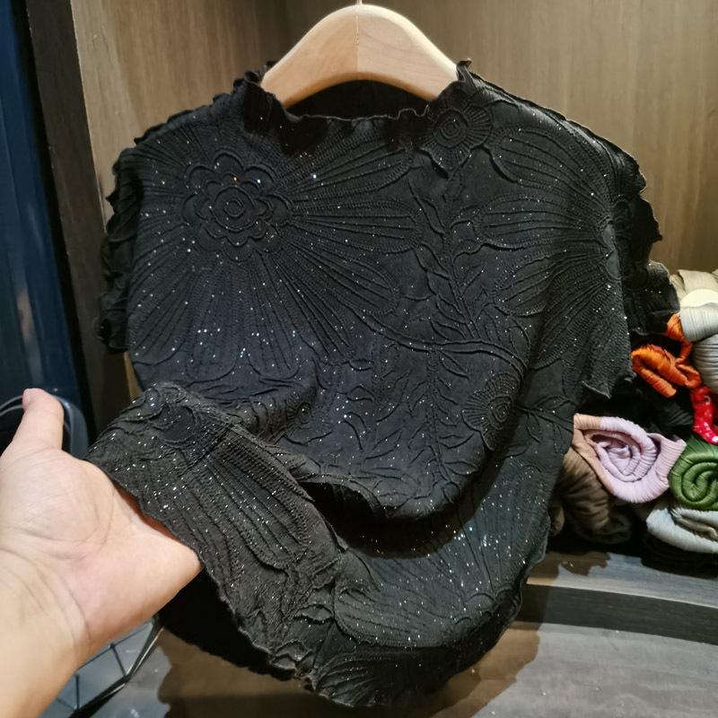 Women's Loose Fit Sunflower Embroidered Glitter T-Shirt with Short Sleeves