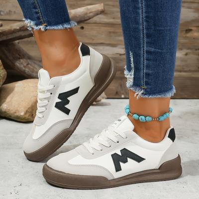 נעלי סניקרס מעוצבות לנשים ראש עגול פתח עמוק קלות נושמות שרוכים צולבים סניקרס יומיומיות לנשים