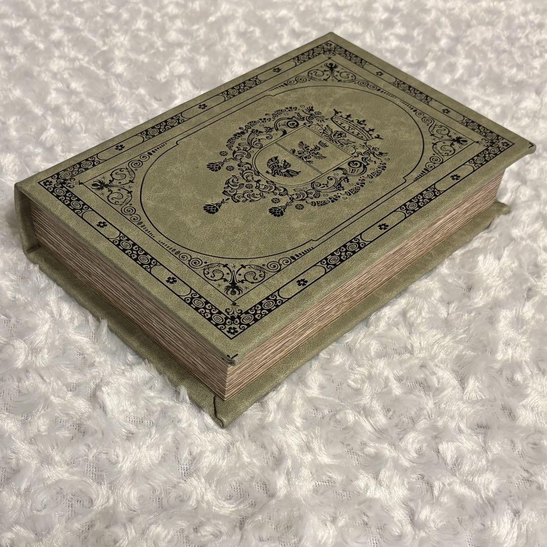 

[Б/У] Книга-имитация Книга-футляр
