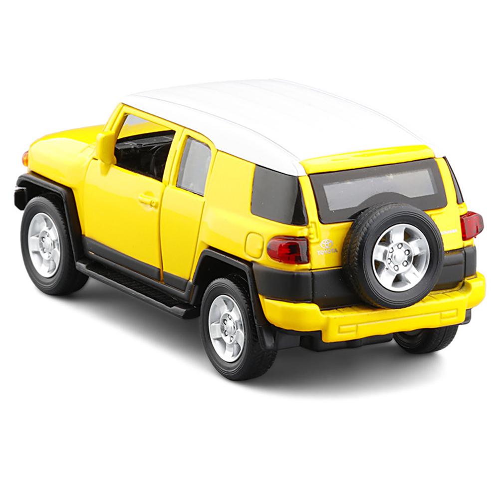 1/32 Scale Toyota FG Cruzer Game DICAST Multi-purpose Sports Car Model with Rear Trailer Model That Can Open The Door Group As A Gift for Young Boys