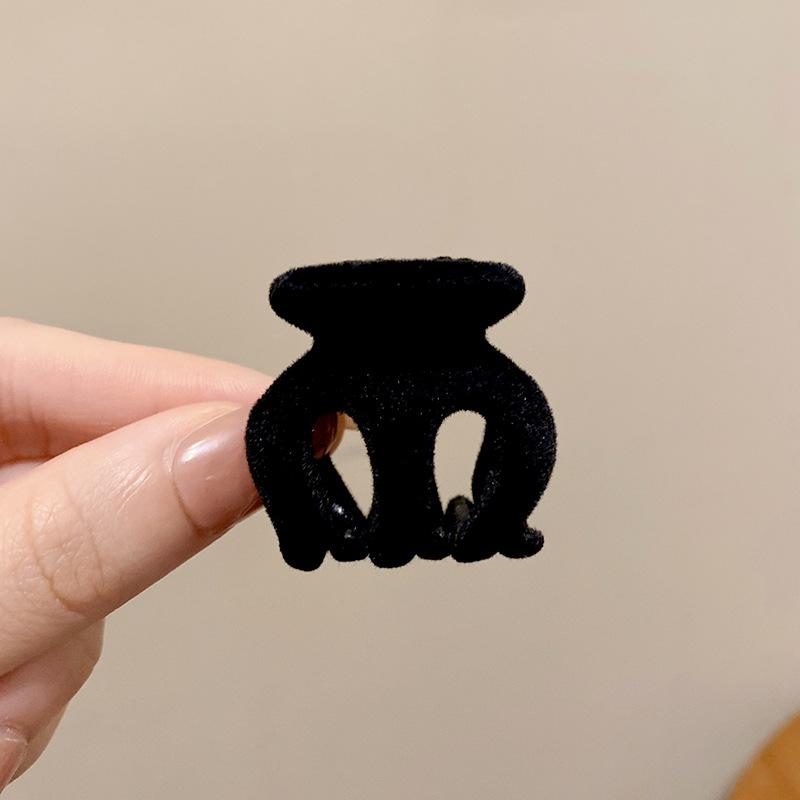 Ball head high ponytail plush small grab clip women's small hairpin back head pumpkin clip shark clip hair accessories