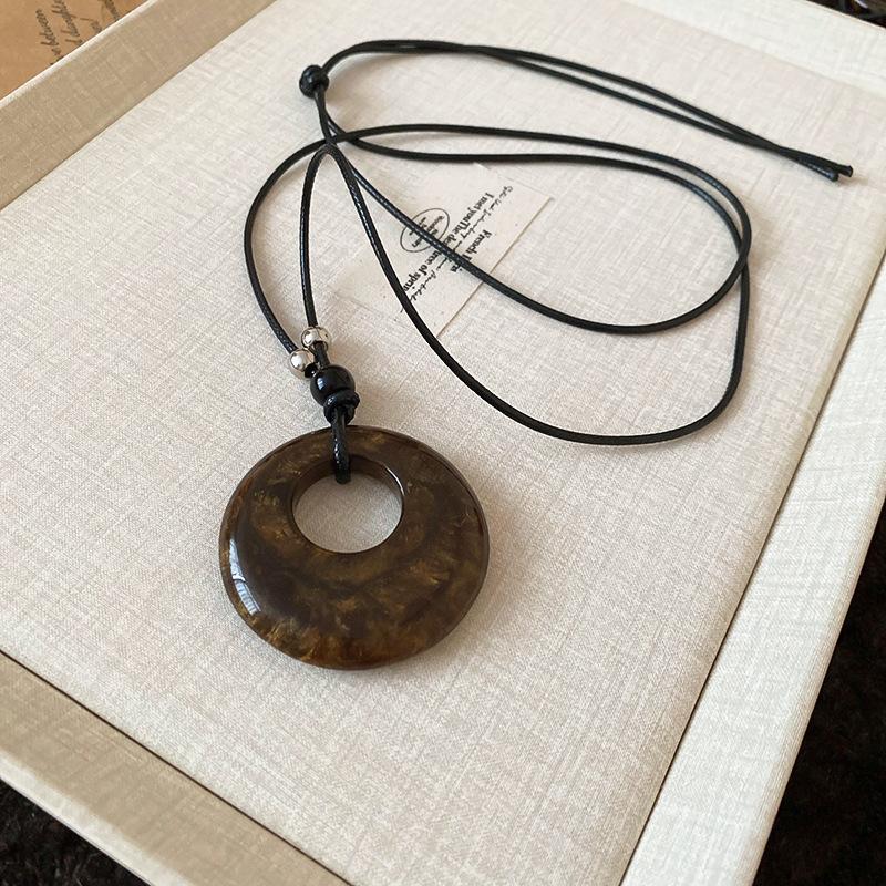 Love Pendant Necklace Internet Celebrity Fashion Versatile Sweater Chain High Sense Jewelry