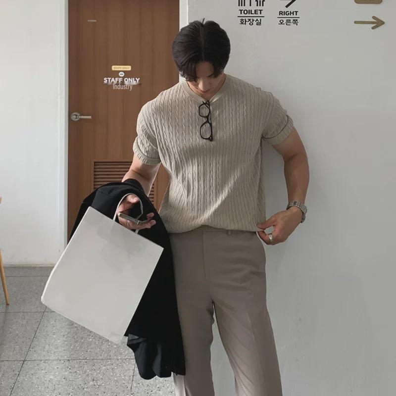 Men's Slim Fit Short Sleeve Knit Sweater - Solid Color, Round Neck, Vertical Stripes, Trendy and Versatile.