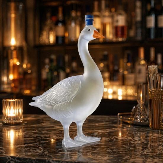 Goose Bird Shape Whiskey Decanter 3D Glass Animal Liquor Bottle