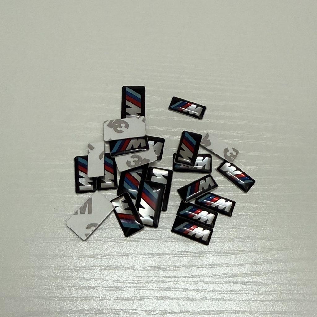 4pcs Car Steering Wheel Hub Caps Center M Emblem Badge Sticker DIY Sticker For BMW M Performance E84 E87 F15 E70 F25 E90 E91 M3 YY8