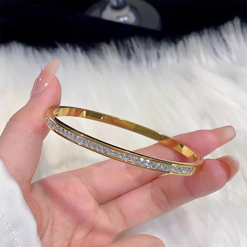 Gold-Tone Titanium Steel Zircon Bracelet for Women, Luxurious Plain Band, Couple's Ring-Inspired Hand Jewelry, New Style