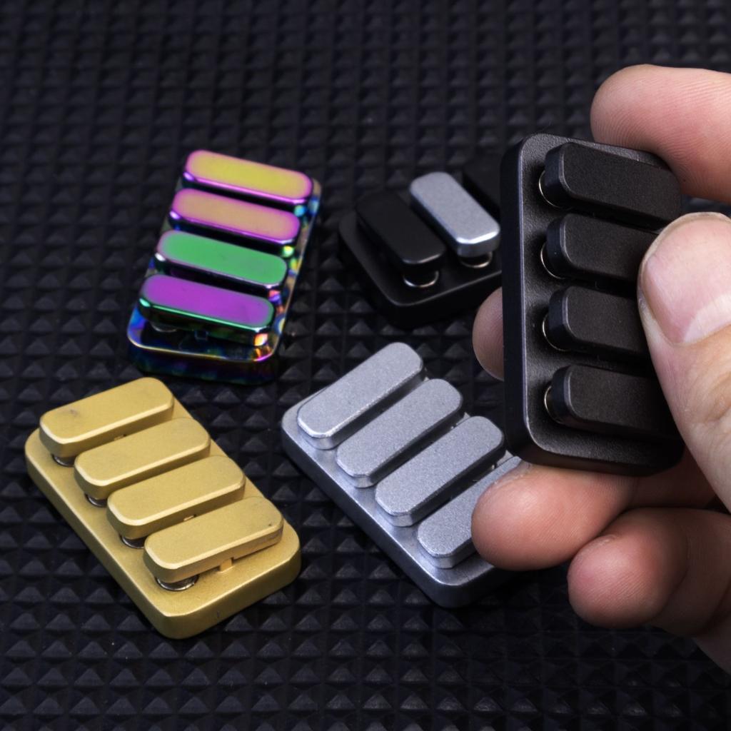 Tasti Neri di Pianoforte Fidget Clicker Fidget Slider Autismo ADHD Metallo EDC Giocattoli Fidget Giocattoli da Scrivania Ufficio Giocattoli per Alleviare Ansia e Stress