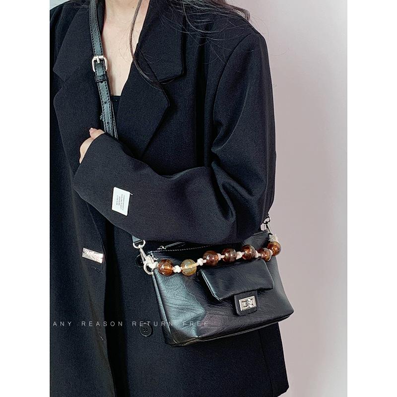 

New Chinese bag women s 2025 new fashion pearl portable small square bag niche lock versatile shoulder messenger bag чёрный