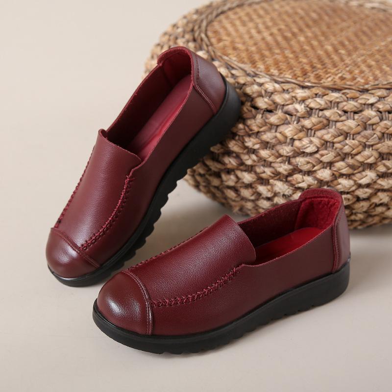 

Жіноче взуття середнього та літнього віку, весняне нове шкіряне повсякденне взуття на відкритому повітрі, низьке взуття з м якою підошвою, зручне материнське взуття з однією педаллю 41