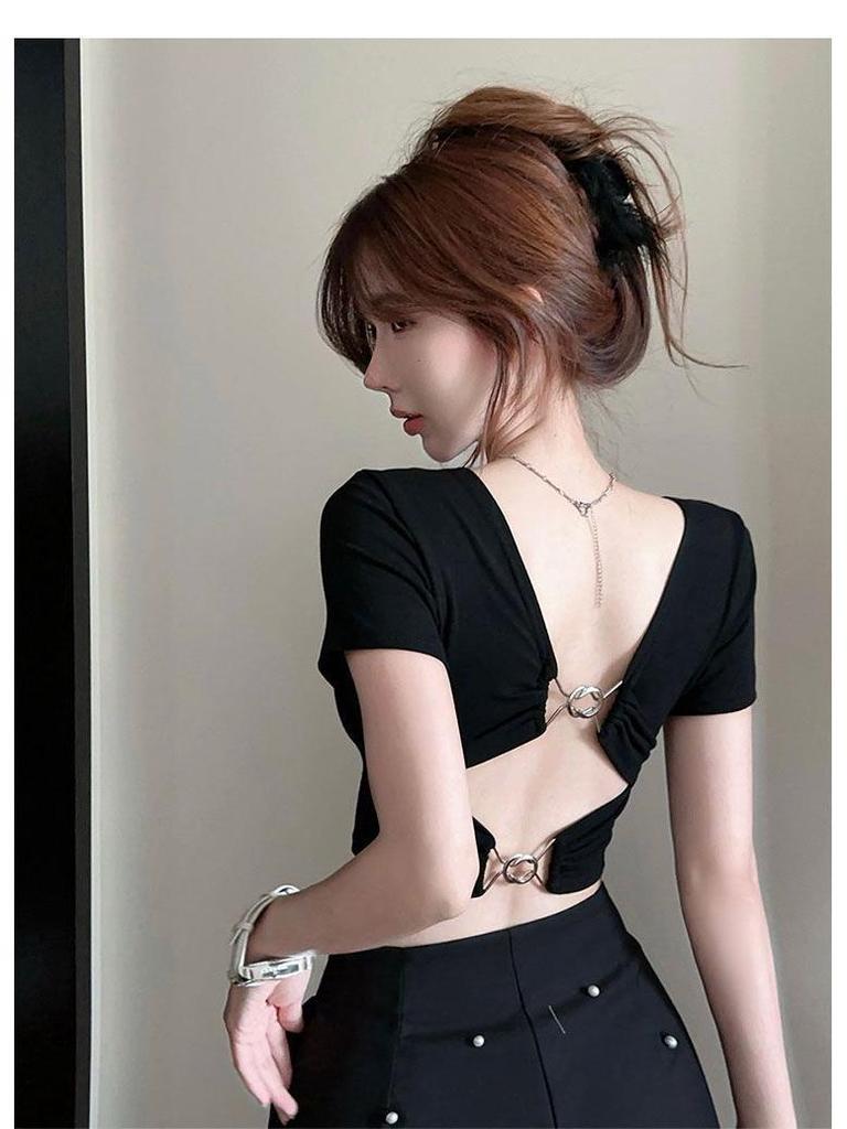 Black Backless Short Sleeve Women's T-shirt – Sleek Summer Design with Slimming, Elegant Fit