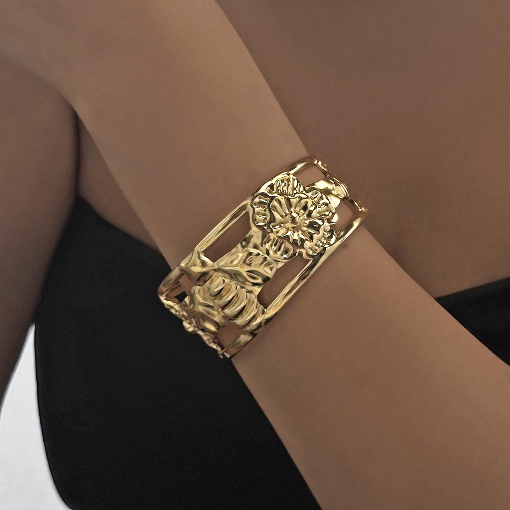 Roestvrij Staal Brede Manchet Armbanden voor Vrouwen Goudkleurig Grote Bij Bloemenprint Armbanden Exquise Feest Sieraden Accessoires