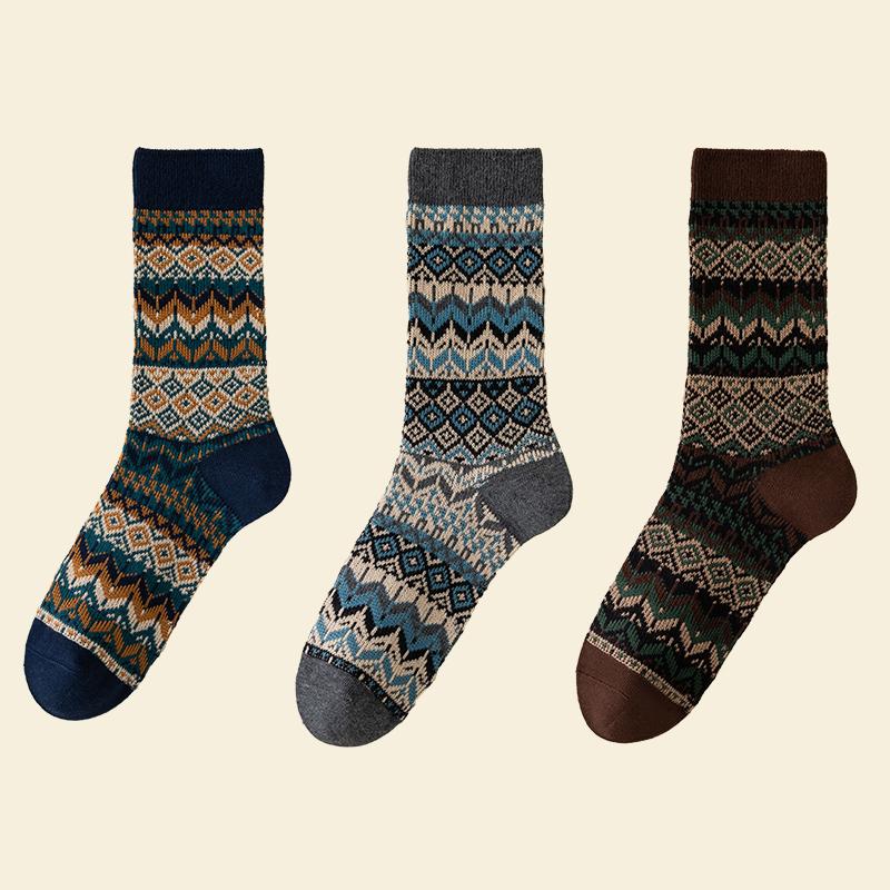 3 Pack Womens cotton Socks Autumn and Winter Warm Socks Thick Knit Cabin Cozy Crew Soft Socks Gifts for Women Colorful Fashion