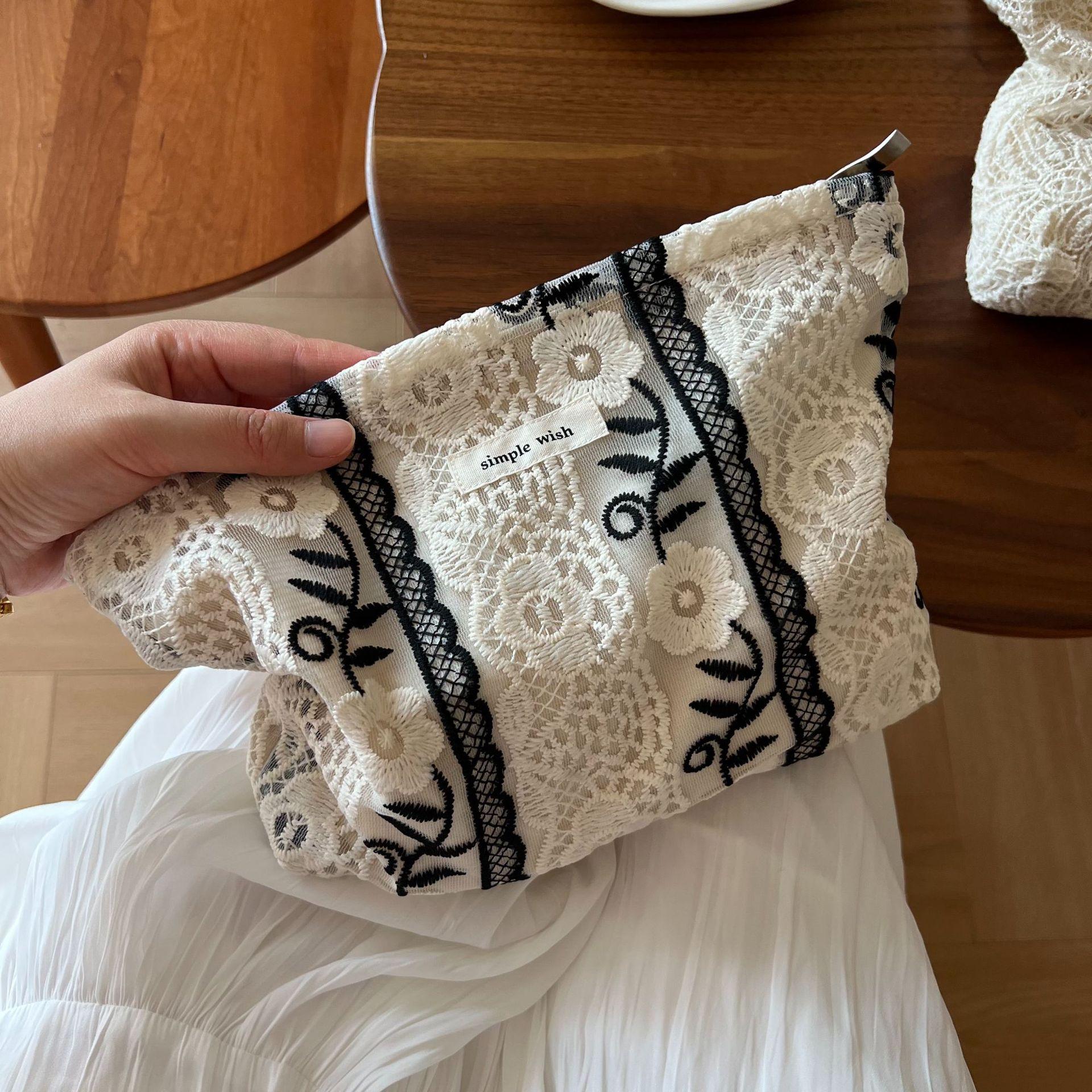 

Elegant White Lace Makeup Bag Large Capacity Cosmetic Organizer Travel Toiletry Storage Pouch
