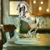 Der neue grenzüberschreitende weiße Pferde-Acrylschmuck eignet sich als Heimdekoration