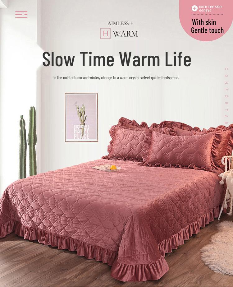 Warm Winter Crystal Velvet Quilted Bedspread with Lace Edge, Cotton-Padded, Double-Sided, Non-Slip Tatami