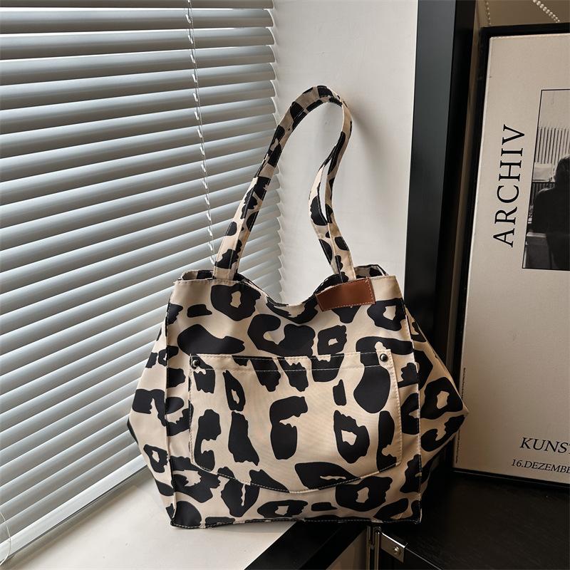 Niche Style Leopard Print Underarm Shoulder Bag Women's Bag New Large-capacity Lazy Wind Tote Bag