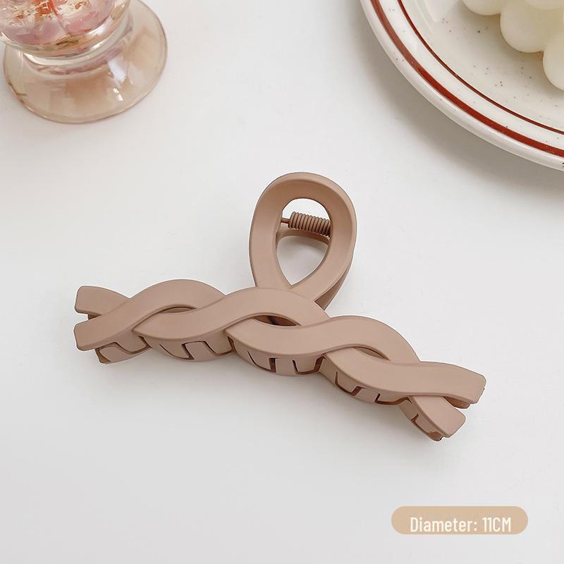 Versatile Milk Coffee Hair Clip: Large, Simple Shark Design for Women