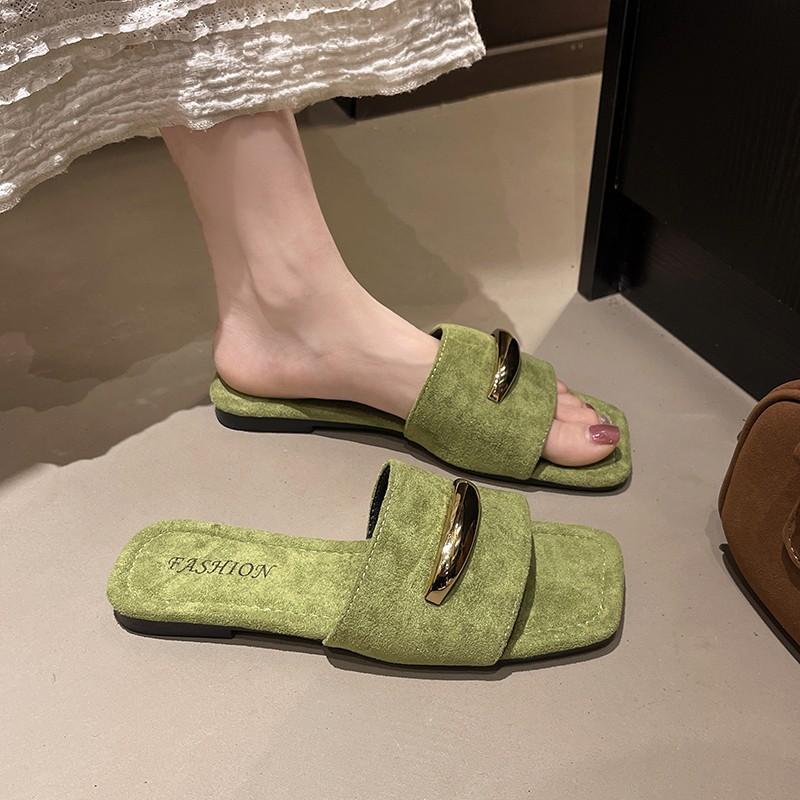Internet Celebrity Cool Slippers Women's 2025 Summer New Korean Version of Fashion Metal Buckle Type Outside Wearing Beach Cool Slippers