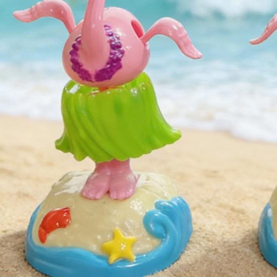 Cute Flamingo Solar Car Ornament Plastic Dashboard Decor with Automatic Swing Hawaiian Grass Skirt Design Car Desk Seaside Decoration Novelty Gift