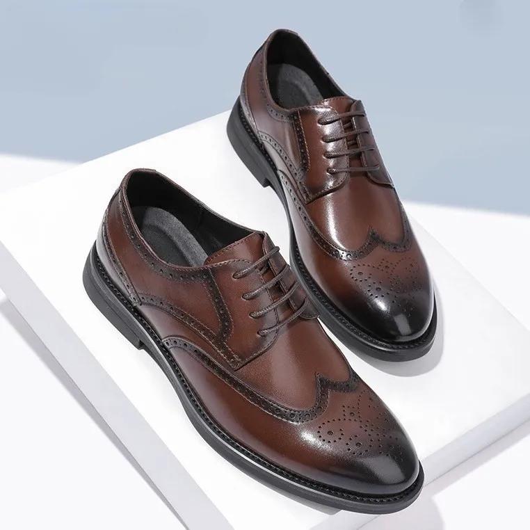 Classic British Gentleman Leather Shoes Carved Floral Brogue Casual Rear Heel Small Cloth Label Fashionable Men's Shoes