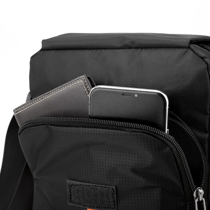 Sac bandoulière décontracté pour homme Grand sac messager Capacité de stockage élevée Sac à bandoulière étanche en tissu Oxford Multi-poches Sac bandoulière de voyage pour téléphone portefeuille Usage quotidien