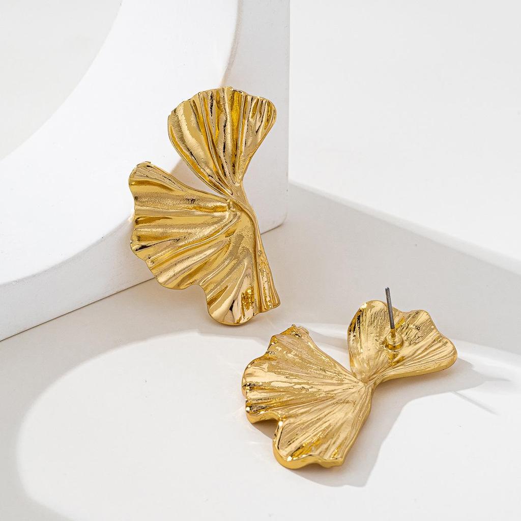 European & American Style Ginkgo Leaf Stud Earrings: Elegant & Fashionable Design for Women